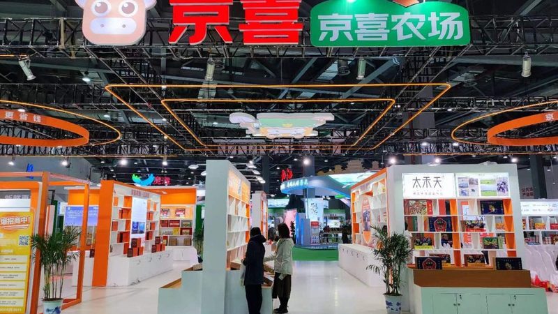 户外广告牌材质耐用对比