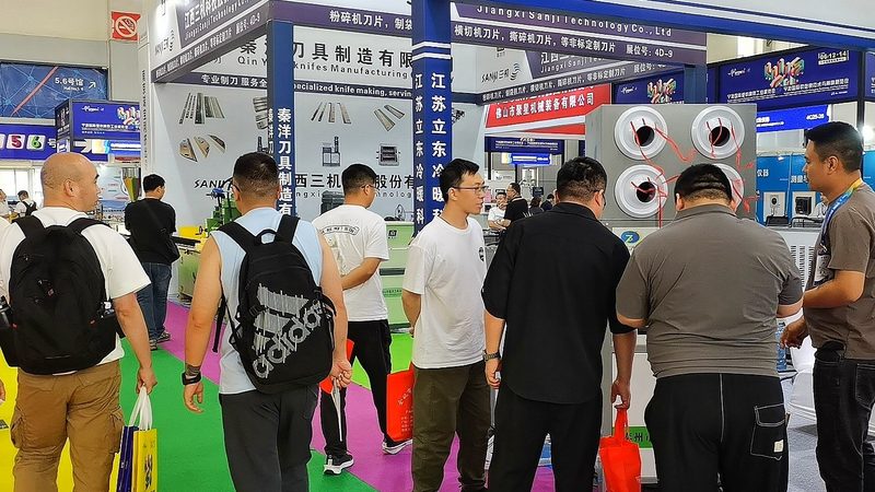 卡布灯箱：揭秘其制作工艺与批发价格**